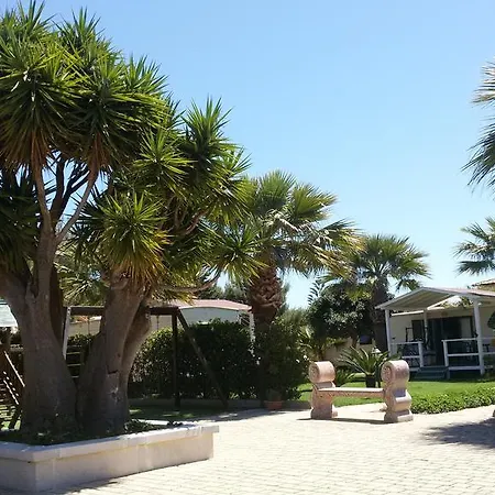 Akramar Village סן לאונה