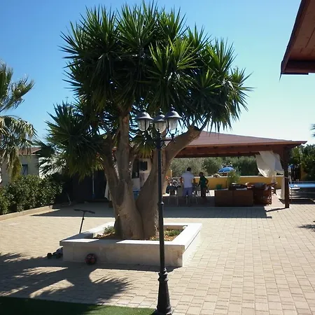 פארק נופש Akramar Village *