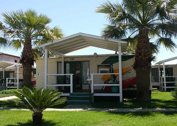 Πάρκο διακοπών Akramar Village